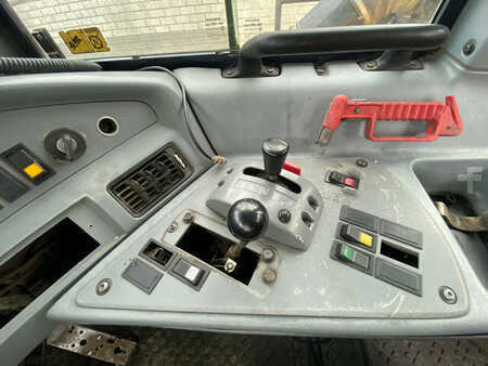Zalomené klouby-dampry  2008 Volvo A35E (18)