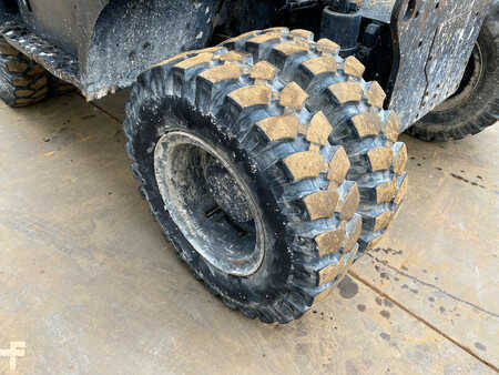 Escavadora de rodas 2010 Hitachi ZX140W-3 (13)