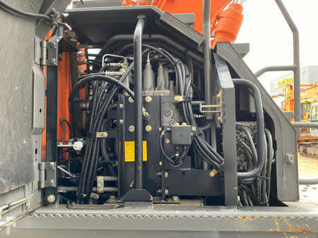 Escavadora de rodas 2010 Hitachi ZX140W-3 (15)