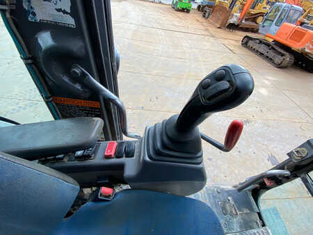 Escavadora de rodas 2010 Hitachi ZX140W-3 (24)