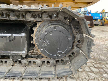 Rupsgraafmachines 2022 Caterpillar 323D3 (16)