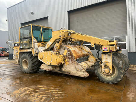 Stabilizátory půdy 2005 Caterpillar RM350 B (3)