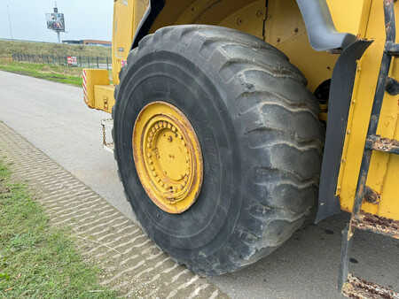 Kolové nakladače 2012 Caterpillar 980H (12)