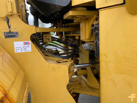 Kolové nakladače 2012 Caterpillar 980H (12)