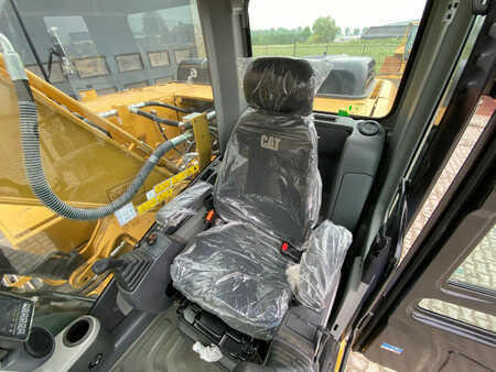 Rupsgraafmachines 2022 Caterpillar 323D3 (17)