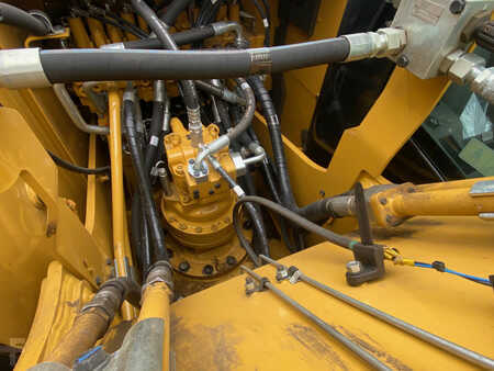 Rupsgraafmachines 2022 Caterpillar 323D3 (18)