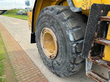 Kolové nakladače 2012 Caterpillar 972K - Full Steering (11)