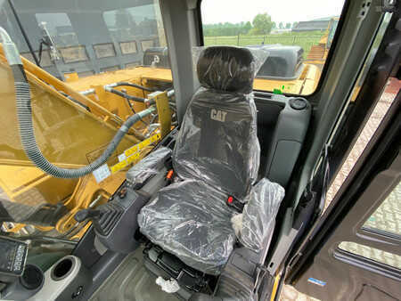 Rupsgraafmachines 2022 Caterpillar 323D3 (18)
