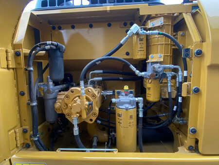 Rupsgraafmachines 2022 Caterpillar 323D3 (21)