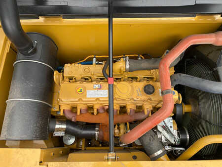 Rupsgraafmachines 2022 Caterpillar 323D3 (23)