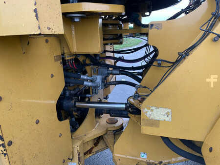 Kolové nakladače 2016 Caterpillar 972M XE - New bucket edge (21)