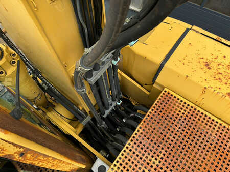 Mobilní bagry 2003 Caterpillar M322C - Hydraulic stabilizers / VA Triple boom / CE-certified, (20)
