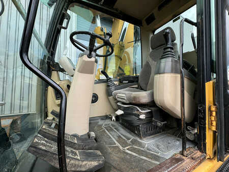 Mobilní bagry 2003 Caterpillar M322C - Hydraulic stabilizers / VA Triple boom / CE-certified, (25)