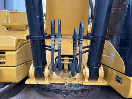 Caterpillar 324DL - Hammerlines / A/C Cabin / Caterpillar C7 / Quick Coupler / Bucket with teeth.