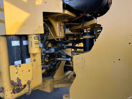 Kolové nakladače 2011 Caterpillar 980H (11)