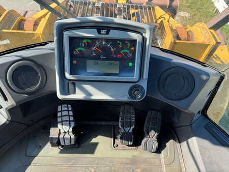 Kolové nakladače 2015 Caterpillar 972M (22)
