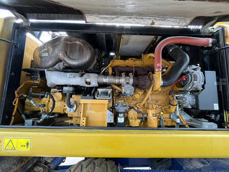 Lánctalpas kotrógép 2015 Caterpillar M320F - CE certified / quick coupler (16)