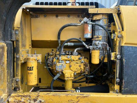 Escavadora de rastos 2008 Caterpillar 320D - bucket with teeth (15)