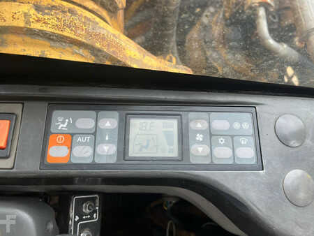 Escavadora de rastos 2008 Caterpillar 320D - bucket with teeth (23)