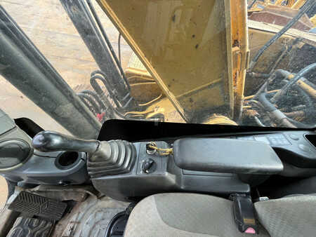 Escavadora de rastos 2008 Caterpillar 320D - bucket with teeth (24)