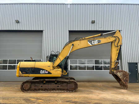 Caterpillar 320D - bucket with teeth