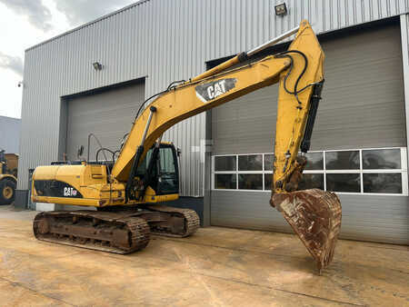 Caterpillar 320D - bucket with teeth