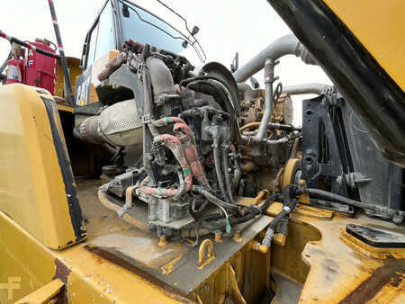 Knickgelenkte Muldenkipper/Dumper 2013 Caterpillar 740B (20)
