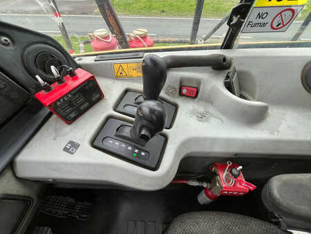 Knickgelenkte Muldenkipper/Dumper 2013 Caterpillar 740B (22)