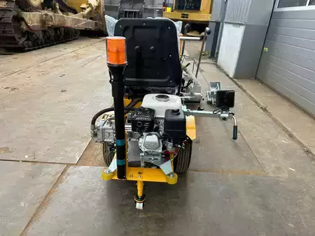 Muut 2024 Giga Power 860 Road Marking Machine (14)