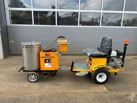 Muut 2024 Giga Power 860 Road Marking Machine (1)
