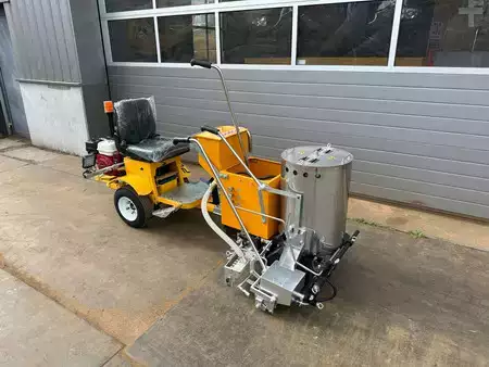 Muut 2024 Giga Power 860 Road Marking Machine (4)