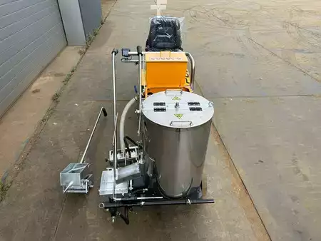 Muut 2024 Giga Power 860 Road Marking Machine (6)
