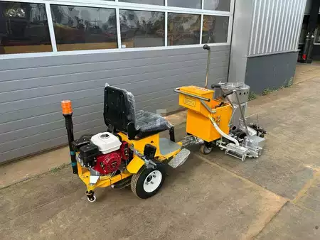 Muut 2024 Giga Power 860 Road Marking Machine (7)