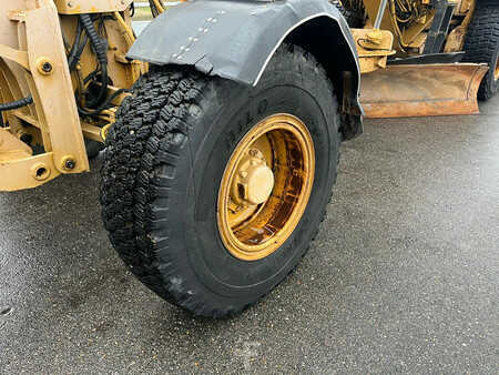 Caterpillar 163H 6x6 | CE-certified