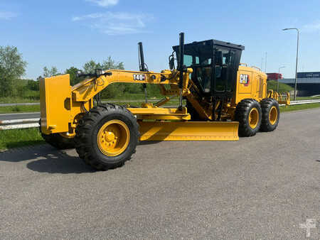 Caterpillar 140GC - Push block / Ripper / New Tires