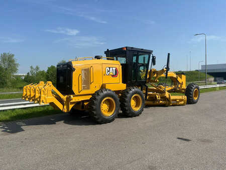 Caterpillar 140GC - Push block / Ripper / New Tires