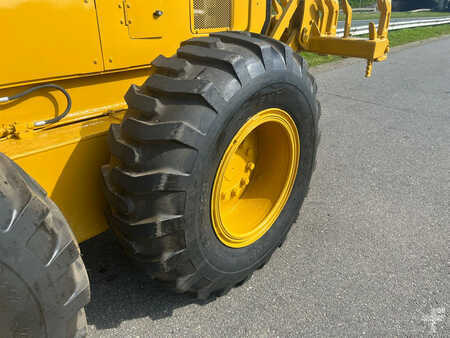 Caterpillar 140GC - Push block / Ripper / New Tires