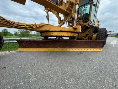 Grader 2005 Caterpillar 140H (18)