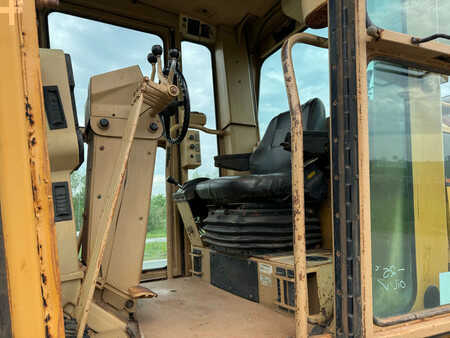 Grader 2005 Caterpillar 140H (24)