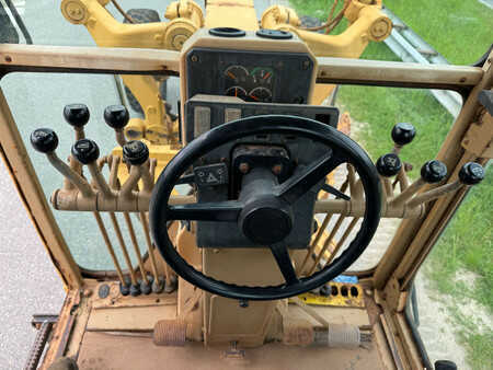 Grader 2005 Caterpillar 140H (25)