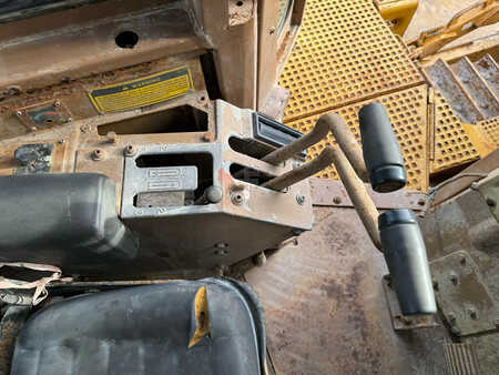 Bulldozere 1989 Caterpillar D10N (18)
