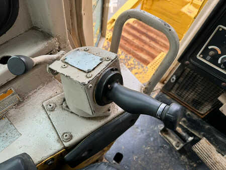 Telaketjupuskutraktorit 2003 Caterpillar D8R LGP (18)