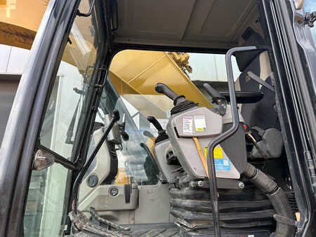 Kettenbagger 2016 Caterpillar 335F L CR (18)
