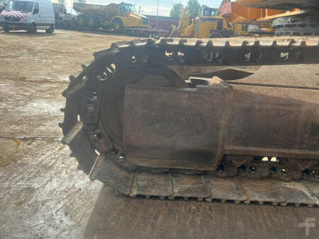 Escavadora de rastos 2012 Case CX210B (13)