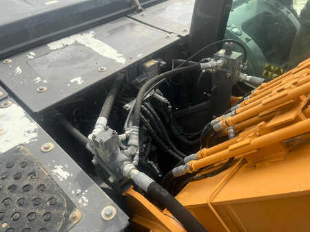 Escavadora de rastos 2012 Case CX210B (18)