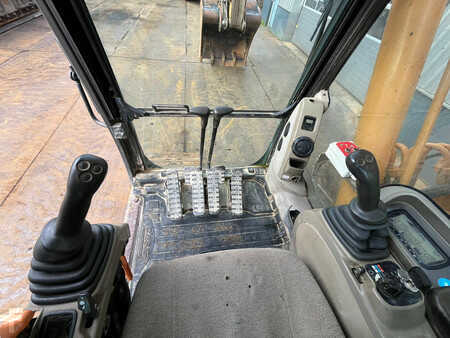 Escavadora de rastos 2012 Case CX210B (25)