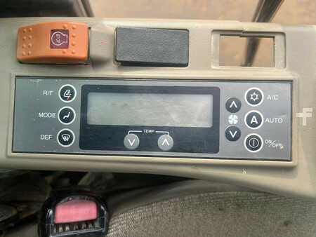 Escavadora de rastos 2012 Case CX210B (27)
