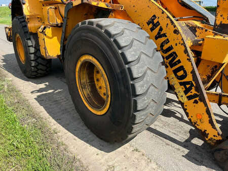 Kolové nakladače 2016 Hyundai HL955 - CE certified / ES Quick coupler (12)