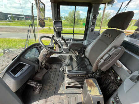 Kolové nakladače 2016 Hyundai HL955 - CE certified / ES Quick coupler (14)