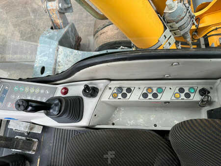 Hjulgraver 2010 Liebherr A 904 C - Material Handler (26)